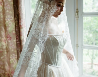 Lace Wedding Dress / Fairytale Wedding Dress / Flowy Wedding Dress / Luxury Wedding Dress / Corset Wedding Dress / SA082