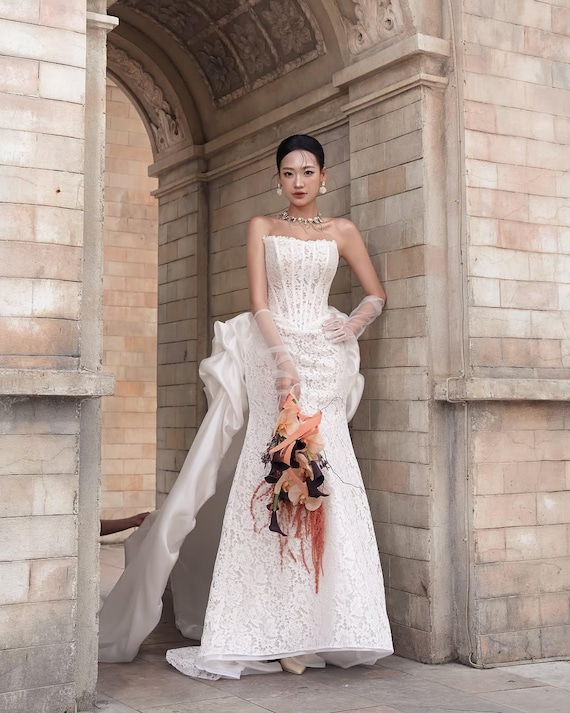 Lace Wedding Dress / Corset Wedding Dress / Minimalist Wedding Dress / SA097 Lace Wedding Dress / Corset Wedding Dress / Minimalist Wedding Dress / SA097