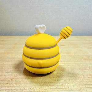 3D Printed Beehive Sugar Holder • Cute Honey Pot with Spoon • Bee Kitchen Decor • Farmhouse Coffee Bar Accessory • Mini Honeycomb Jar