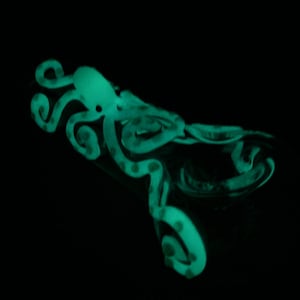 Crystal Clear with a Glow in the Dark Octopus Glass Pipe