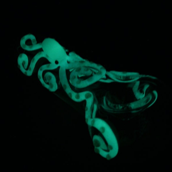 Crystal Clear with a Glow in the Dark Octopus Glass Pipe