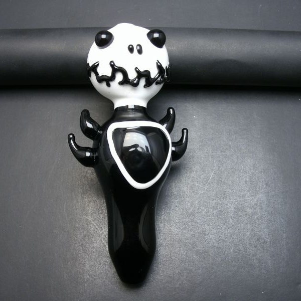 CLEARANCE - Handblown Glass Jack Skellington Spoon Pipe