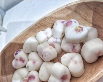 Very fragrant tart heart in pure soy wax