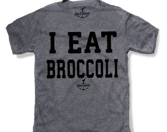 I EAT BROCCOLI -- CAMISETA KIDS -- (7 opciones de color) Talla 2t, 3t, 4t, youth xs, yth sm, yth med, yth lg skip n whistle
