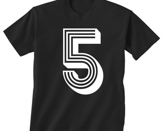 5歳の誕生日 - 子供用 T シャツ - サッカー 5 番 サイズ 2t、3t、4t、ユース XS、Yth S、Yth M、Yth L (7 色)