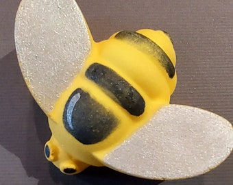 Bumblebee Bath Bomb | Bath Bomb | Kids Bath Bomb | Cute Bath Bomb | Spring Bath Bomb | Party Favor | Scented Bath Bomb | Self Care