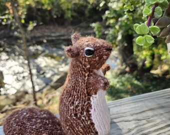 Knitted squirrel