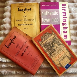 RARE Une collection de cartes routières Mid-Century et une carte de l'Ordnance Survey.