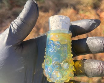 Mundgeblasenes Glas mit Korken Om Meditation Silber geraucht