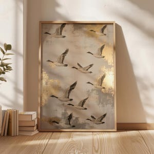Gru bianca in volo con stampa dorata, stampe di uccelli d'epoca, dipinto di gru giapponese, arte murale giapponese antica, arte massimalista, decorazioni murali Japandi