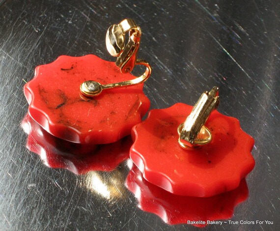 Bakelite Red Earrings Carved Vintage Marbled Mode… - image 9