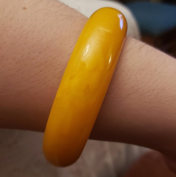 Bakelite Bangle Statement Marbled Vintage Butters… - image 8