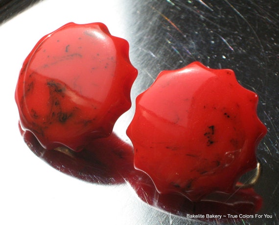 Bakelite Red Earrings Carved Vintage Marbled Mode… - image 8