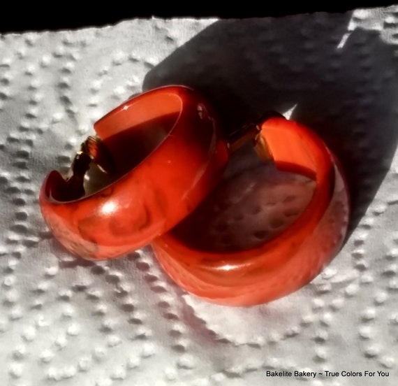 Bakelite Earrings Red Marbled Vintage Hoops Wide … - image 5