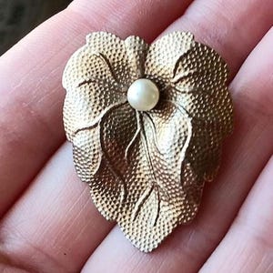 Pearl Brooch Pin Statement Leaf Estate Art Deco Dimensional Textured Vintage Marilyn Monroe Hollywood High Relief Antique Romantic Victorian