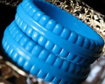 Chunky Carved Bangle Royal Blue Bold Pop Art Vintage Lucite Sky Bakelite Era Signed Runway Bracelet Chunky Western Germany Mad Men Modernist