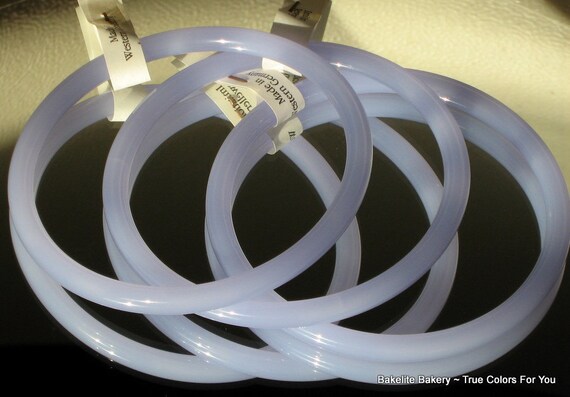 Stacking Bangles Purple Statement 3 Lucite Vintag… - image 5