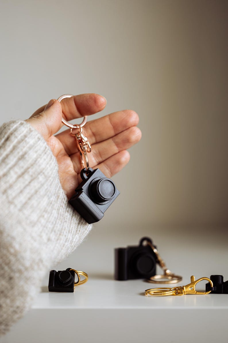 Mini Camera Keychain – Stilvolles Accessoire für Fotografie Liebhaber und Geschenkidee, 3D Druck Groß 3,5 cm