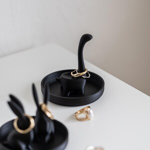 Porte-bague lapin et dinosaure – 3D gedruckter Schmuckhalter – Stilvolle Deko für Ringe & Nachttisch image 3