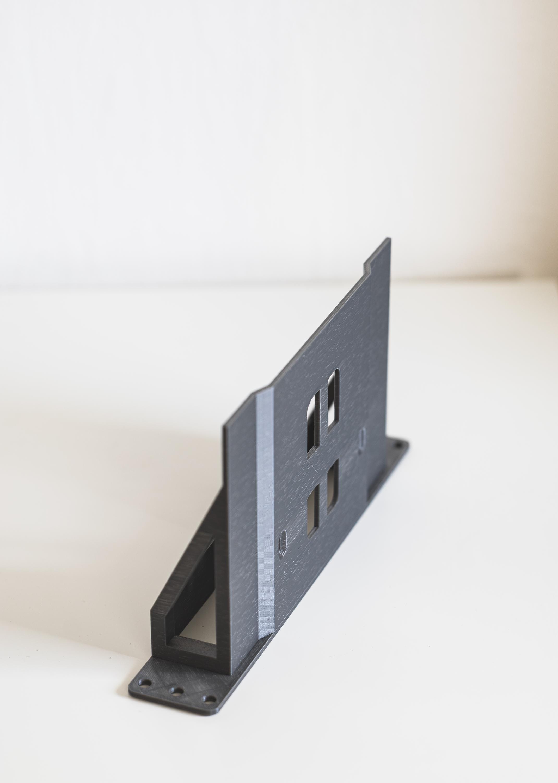 Rack Mount für HP EliteDesk 600 G5 Mini PC - 10 1U VESA 100mm Design - 3D Druck ohne Halterungen· STL Datei für 3D-Druck, Elektronik-Platine - PCB, und CNC-Bearbeitung - Laserschneiden·Cults