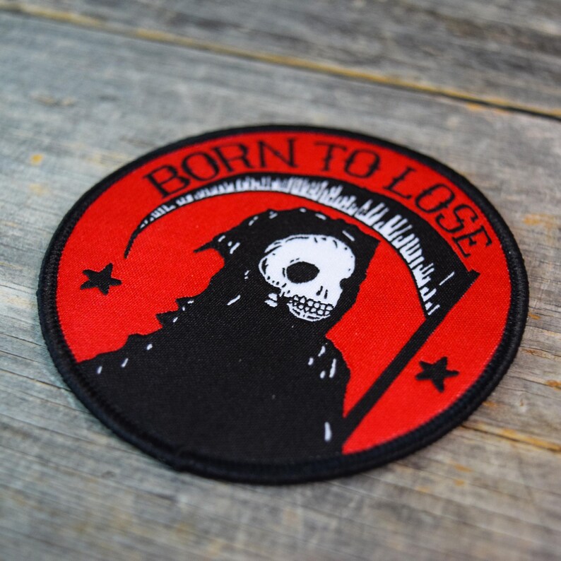 Born To Lose Woven Patch | 3x3inches size. Red White Black. Death Skull Skeleton Stars Scythe Dark Imagery Patch afbeelding 4