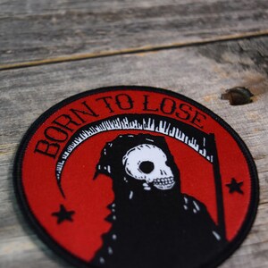 Born To Lose Woven Patch | 3x3inches size. Red White Black. Death Skull Skeleton Stars Scythe Dark Imagery Patch afbeelding 3