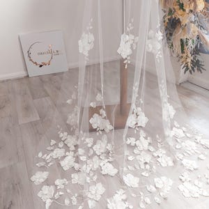 Reece - 3D Floral Detachable Train