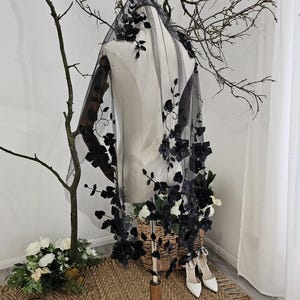 Black 3D Floral Lace Veil | Dramatic Tulle Bridal Veil with Comb | Unique Wedding Veil for Bold Brides | Statement Bridal Accessory