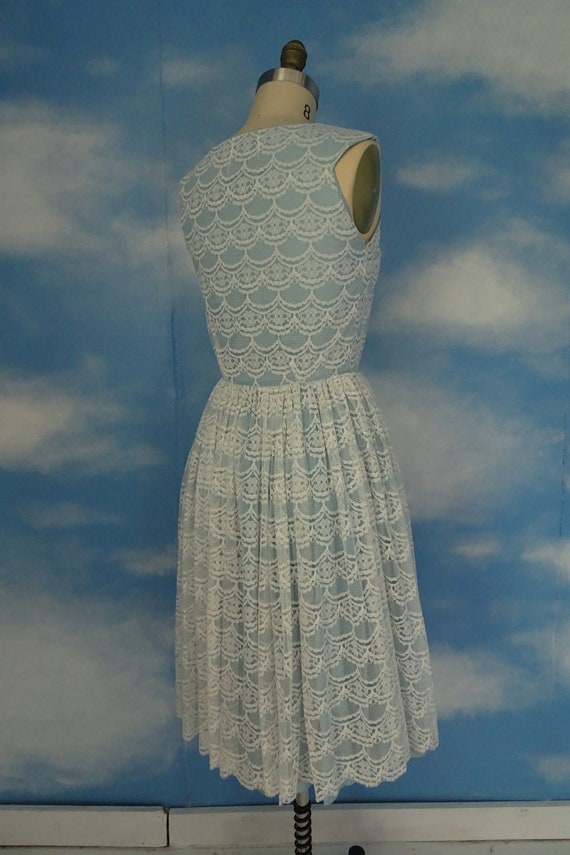 Sandra 1950s lace dress - image 7