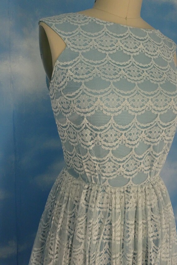 Sandra 1950s lace dress - image 5