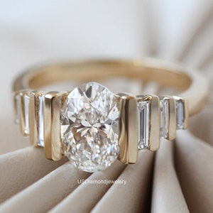 2.50 Carat Oval Moissanit Verlobungsring Lünette Set Sieben Stein Ehering Cluster Diamant Ring 18K Gelbgold Anlass tragen Ring