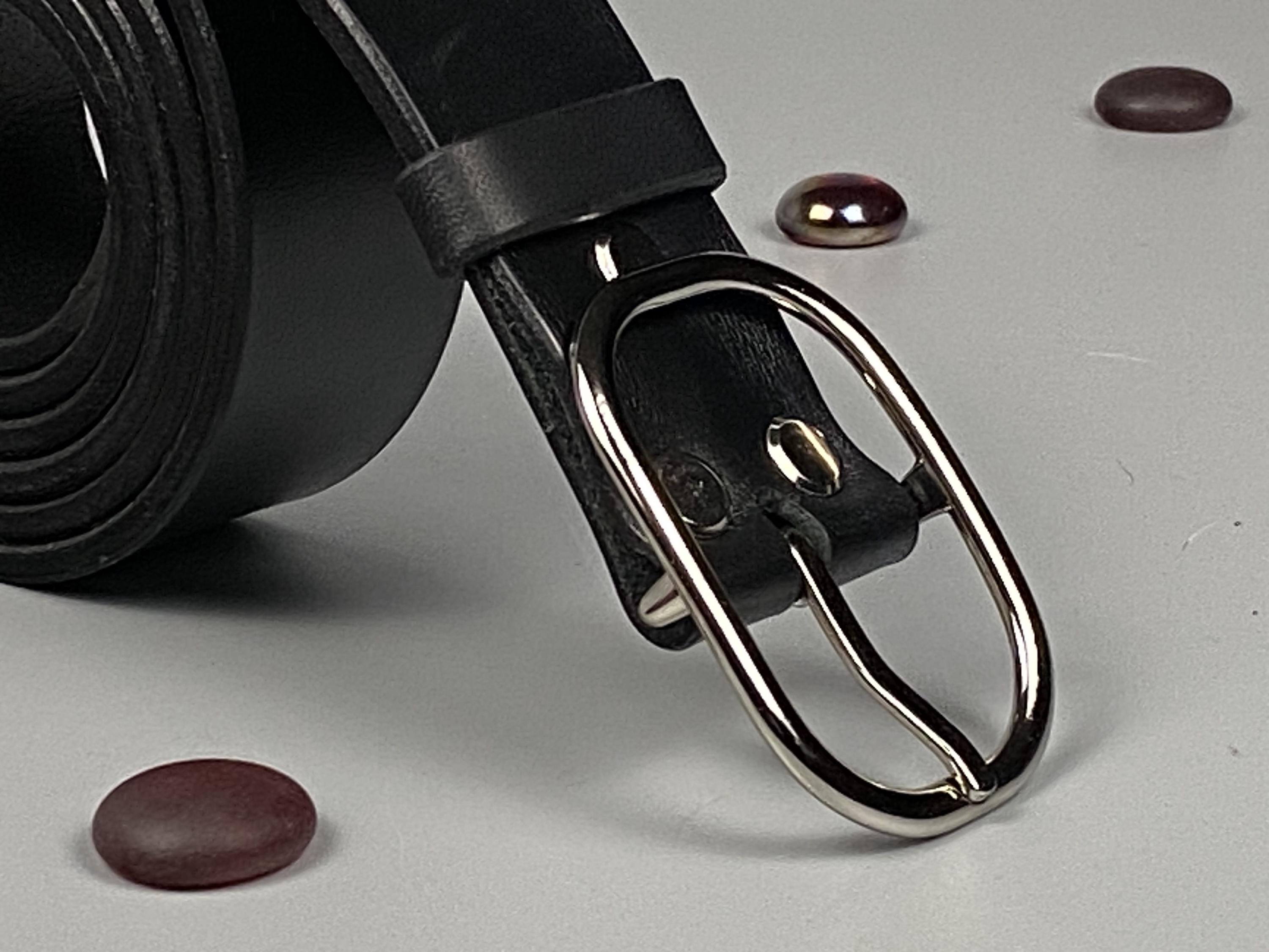 Handmade 35 mm Black Leather Belt | Italian Veg-Tan | with a trendy oval polished nickel buckle