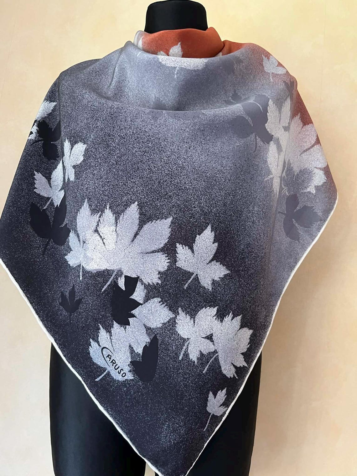 Vintage Silk Scarf Square 81x83  Silk Italy Ombre Black Grey Brown Ivory Leaf Print Head Neck Scarf Caruso, foto 2 di 5