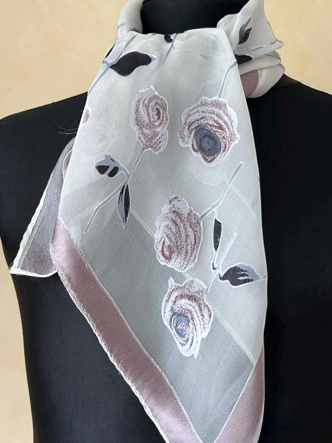 Vintage Devore Silk Blend Scarf Sheer Floral Burnout Neck Scarf Cream Lilac Roses Square 51x53 cm, foto 1 di 5