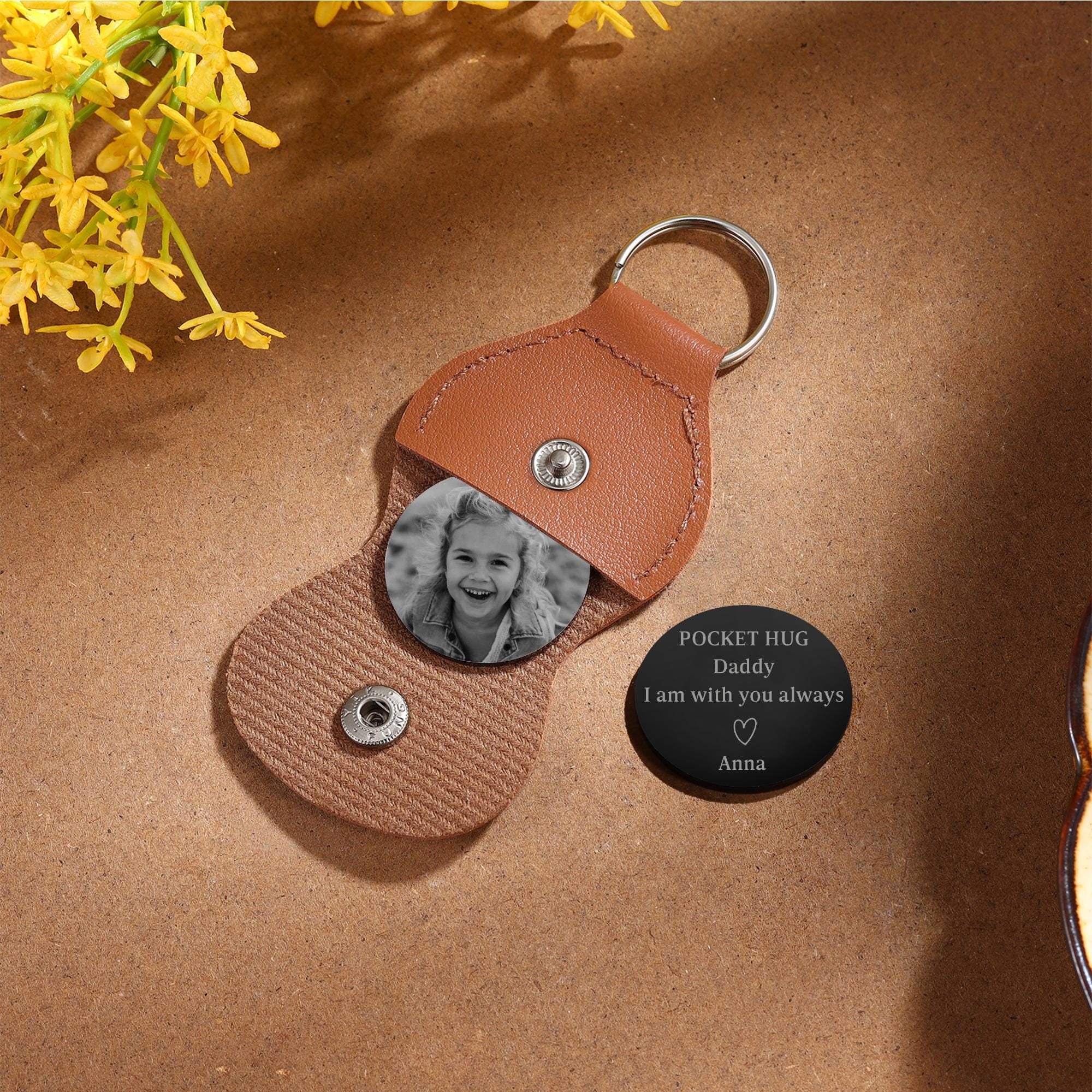 Portachiavi in pelle personalizzato per lui, gettone abbraccio tascabile, foto personalizzata, in amorevole ricordo, perdita di una persona cara, regalo di condoglianze dal cielo, regalo commemorativo