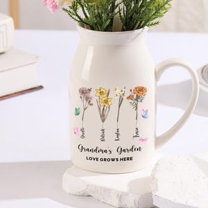 Personalisierte Vase mit Geburtsblume, Muttertagsgeschenk, Keramikvase, Geschenk für Mama, Blumenvase, Oma Geschenk, Kindermädchen Geschenk, personalisierte Geschenke