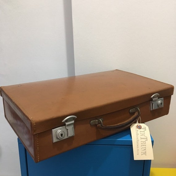 victor luggage trunk