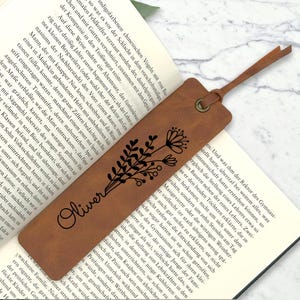 Personalised bookmark, bookmark engraved with flower, gift for her, book lover gift, bookmark with name, book lover