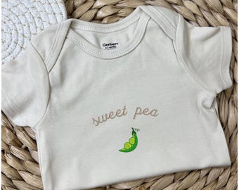 Sweet Pea Baby Onesie, Embroidered Pea Pod Bodysuit, Neutral Baby Gift, Baby Shower Outfit, Minimalist Infant Onesie