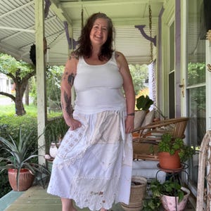 Boho Prairie Bloemen Patchwork Rok | Handgemaakte Kleding van Gerecyclede Vintage Textiel | Verstelbare Taille met Trekkoord