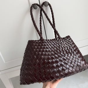 Mittelgroße und große gewebte Schulter-Einkaufstasche, braune gewebte Ledertasche, Handtasche aus Rindsleder im Hobo-Stil, weiche Ledertasche, perfektes Geschenk für Frauen