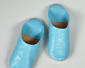 Traditional Moroccan Babouche Slippers | Handcrafted Leather Shoes | Unisex House Slip-Ons | Organic Materials