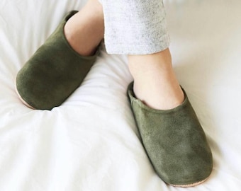 Earth-Friendly Moroccan Babouche Slippers | Handcrafted Leather | Unisex Indoor Shoes | Natural & Sustainable
