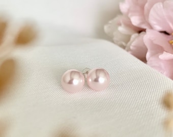 Swarovski pearl in sterling silver ear studs. 8mm pink earring Swarovski pearl studs. Gift under 28. Gift for her. Bridesmaids gift