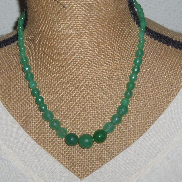 901.00 CaratsRound Graduated Emerald Gemstone Necklace