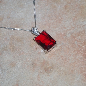 30.50 Carats Montana Corundrum Red Ruby Gemstone, 925 Silver Filled Pendant Necklace