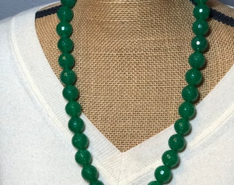 Collar de piedras preciosas de esmeralda verde de Zambia extraídas de la tierra real de 880,00 quilates