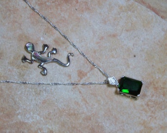 Large 28.00 Carats Green Emerald Gemstone, 925 Silver Pendant Necklace