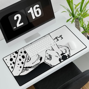 Custom Trafalgar Law One Piece Weiße Schreibtischmatte Inoffizielle Krabbeldecke