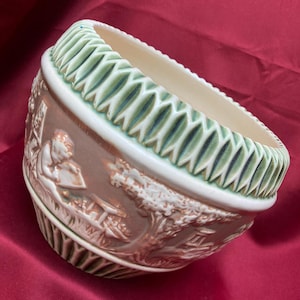 Roseville Donatello #575-9 Jardiniere - 11-1/2&quot; X 9&quot;, Nice Coloration.